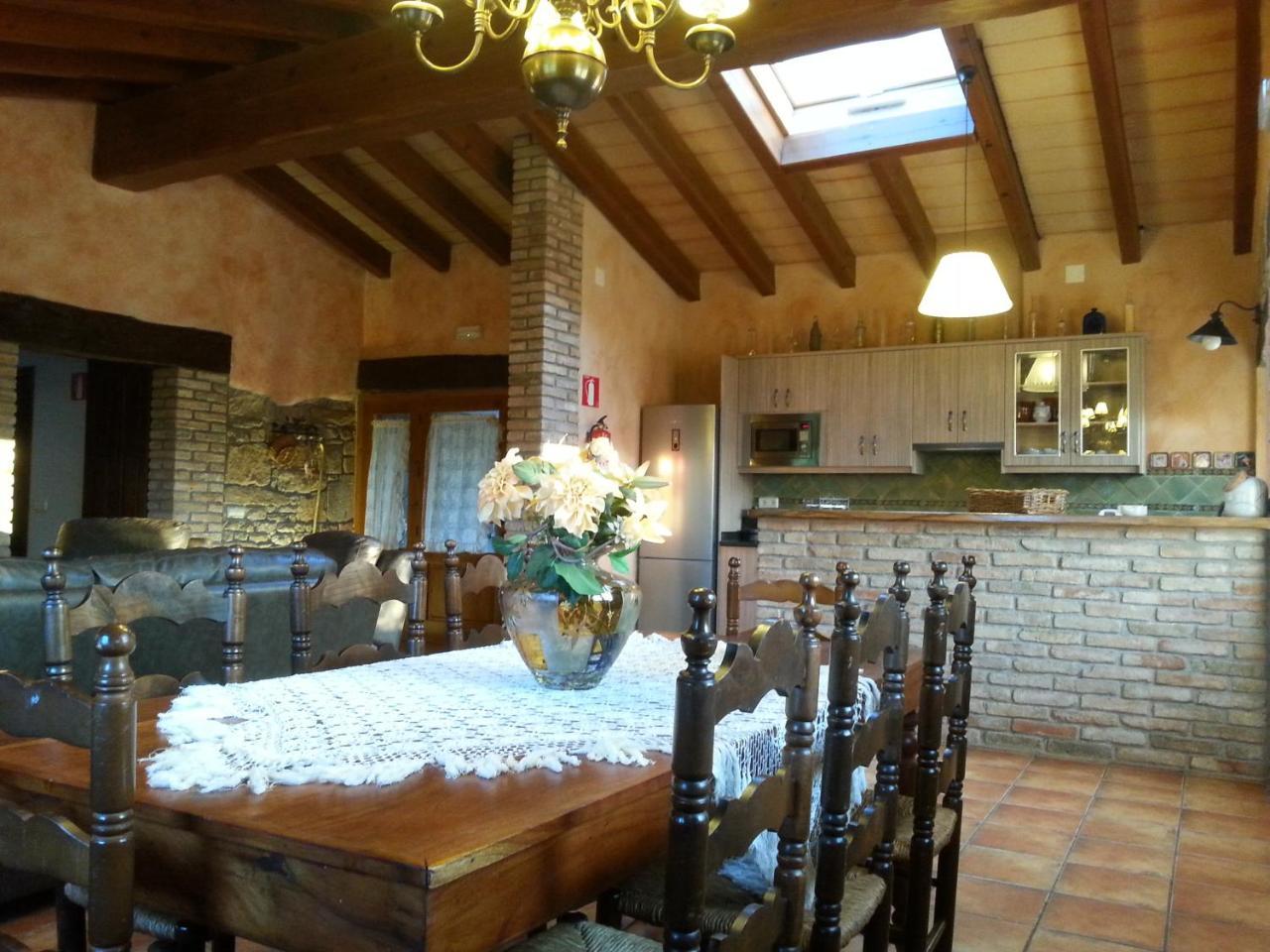 Country House El Permanyer Olost ภายนอก รูปภาพ